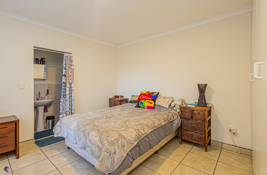 4 Bedroom Property for Sale in Country Club Western Cape